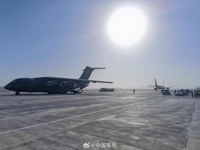 空军运-20抵达甘肃 开展抗震救灾工作插图