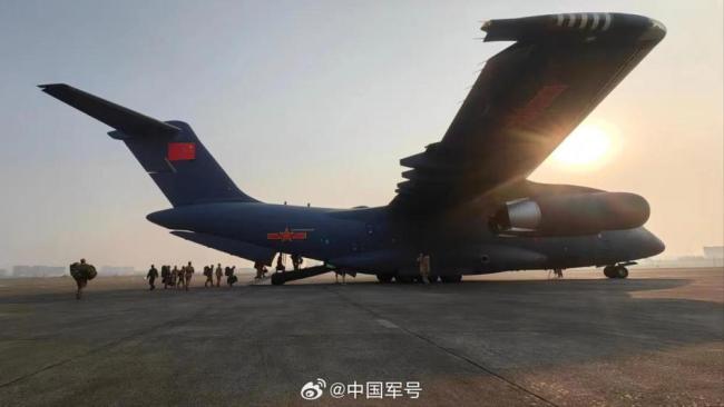 空军运-20抵达甘肃 开展抗震救灾工作插图2