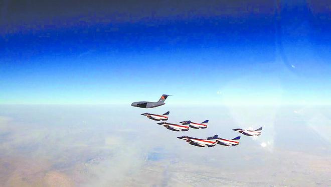 首次！运油-20空中加油伴随保障，解放军战机“一站直飞”沙特插图