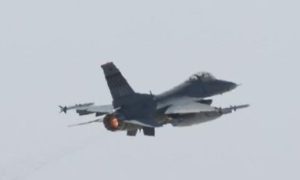 快讯！韩媒：驻韩美军F-16战机坠毁在海上，一飞行员获救缩略图
