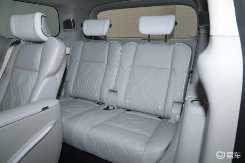 沃尔沃EM90首台量产车下线 售价81.80万元插图11